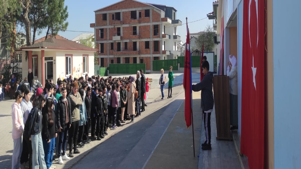 Okulumuzda 18 Mart Çanakkale Zaferi ve Şehitleri Anma Günü Programı düzenlendi.